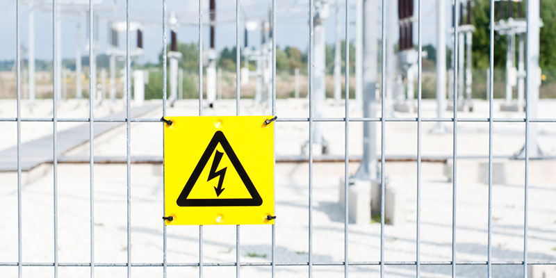 stay safe around high-voltage power lines