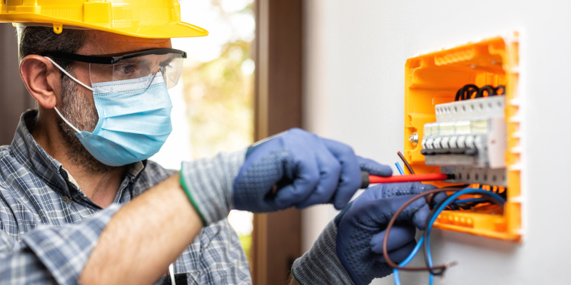 Signs You Need a Commercial Electrical Repair